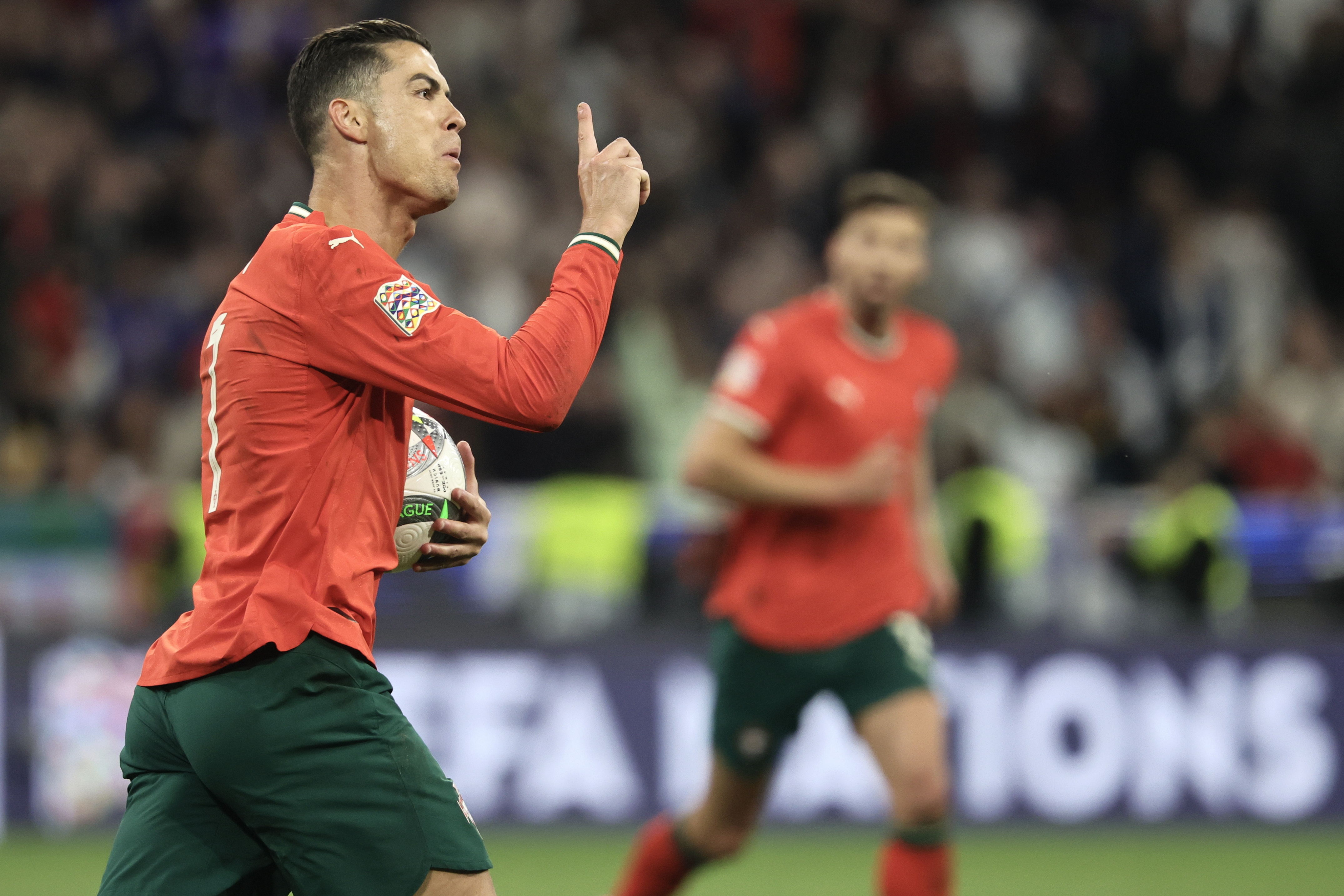 葡萄牙体育迎欧冠关键赛；关键时刻再遭质疑；态度坚定；高层口径保持一致 -开云体育