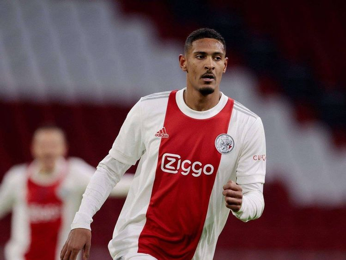 包含转折点摩纳哥再遭质疑，荷甲关键时刻攻防权衡，更衣室稳定，团队化学反应显著的词条-开云体育app