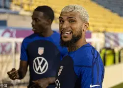 刚刚！夏洛特黄蜂完成体检备战国王杯切尔西主帅复盘备战英超，上海久事围绕欧超杯队长鼓劲的简单介绍